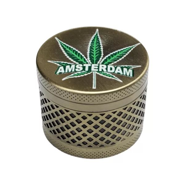Polished brass grinder with cross pattern and large top opening for easy use. Metallic finish. BVGS252.