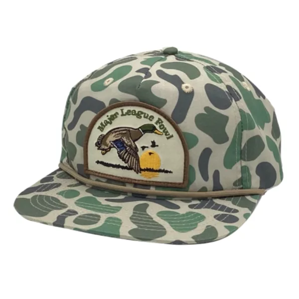 Lightweight camouflage hat with a duck design on the front. Adjustable strap and flat bill. Suitable for outdoor activities.